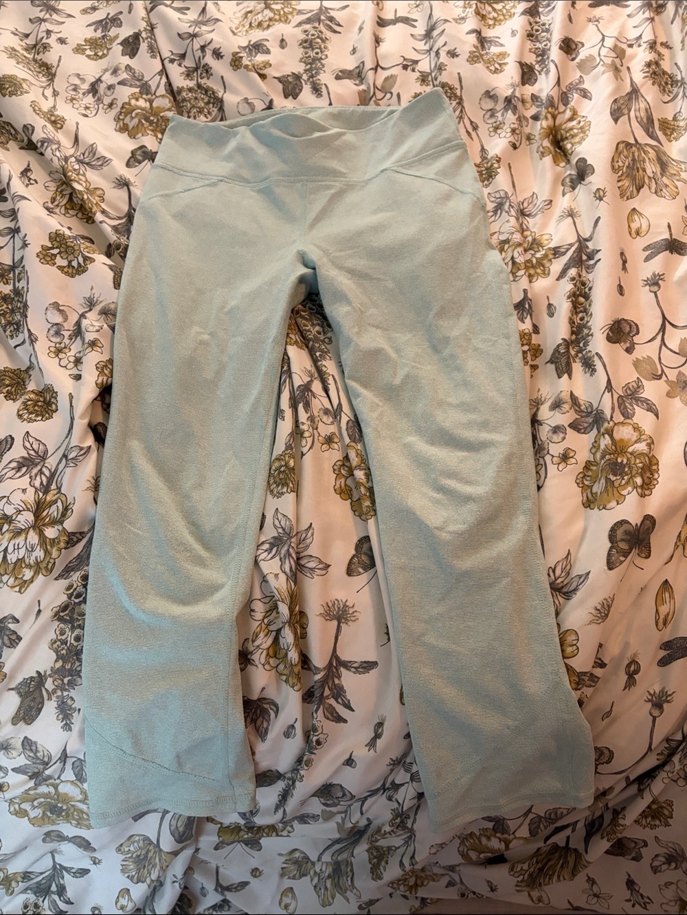 Fabletics Light Aqua Active Capri Pants